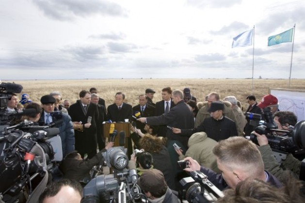 Secretary-General Ban Ki-moon reads a statement to the media after visiting Ground Zero of the Semipalatinsk Nuclear Test Site in April 2010. He urged all the leaders of the world, particularly nuclear weapon states, to work together with the United Nations to realise the aspiration and dream of a world free of nuclear weapons. Credit: UN Photo/Eskinder Debebe