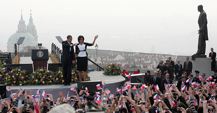 Photo: More than 10,000 people crowding a square near Prague Castle cheer the President and First Lady Michelle Obama on April 5, 2009. Credit: Tomáš Krist, Lidové noviny | U.S. Embassy in Prague.