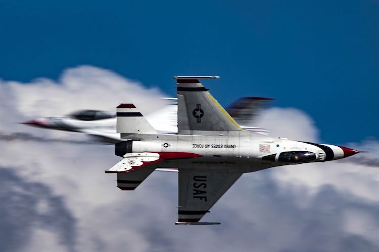 Photo: F-16 Fighting Falcon aircraft assigned to the Thunderbirds, the Air Force flight demonstration team, perform during the Thunder Over South Georgia air show at Moody Air Force Base, Ga., Oct. 28, 2017. Air Force photo by Senior Airman Daniel Snider