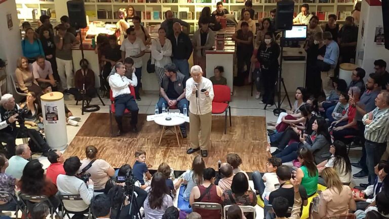 Yasuaki Yamashita, an A-Bomb survivor from Nagasaki, giving a testimony at the Octavio Paz Library in Mexico City. Photo credit: Diana Karimmi Corona.