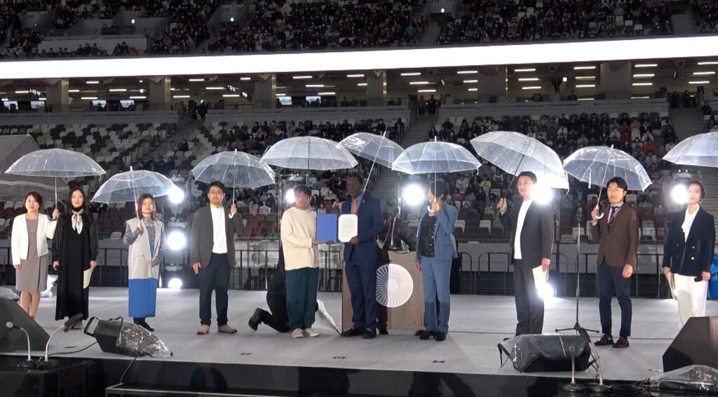 Tshilisi Marwala, President of the UN University and UN Under-Secretary-General (Center) who endorsed the joint statement from the organizing committee, acknowledged the critical importance of young voices in shaping the Summit’s agenda and urged them to “be a beacon of hope and a driving force for change.Photo: Yukie Asagiri, INPS Japan.