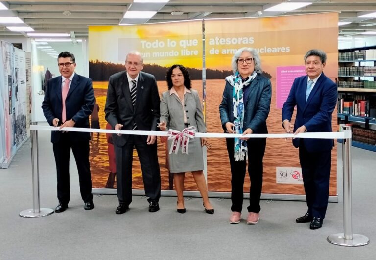 Inauguration of the exhibition "Everything You Treasure- For a World Free From Nuclear Weapons". Left to right: Jans Fromow, (IPPNW) Flávio Roberto Bonzanini (OPANAL) Fernanda Somuano (Colmex) Micaela Chávez (Colmex), Nereo Ordaz (Soka Gakkai) Photo: Guillermo Ayala Alanis.